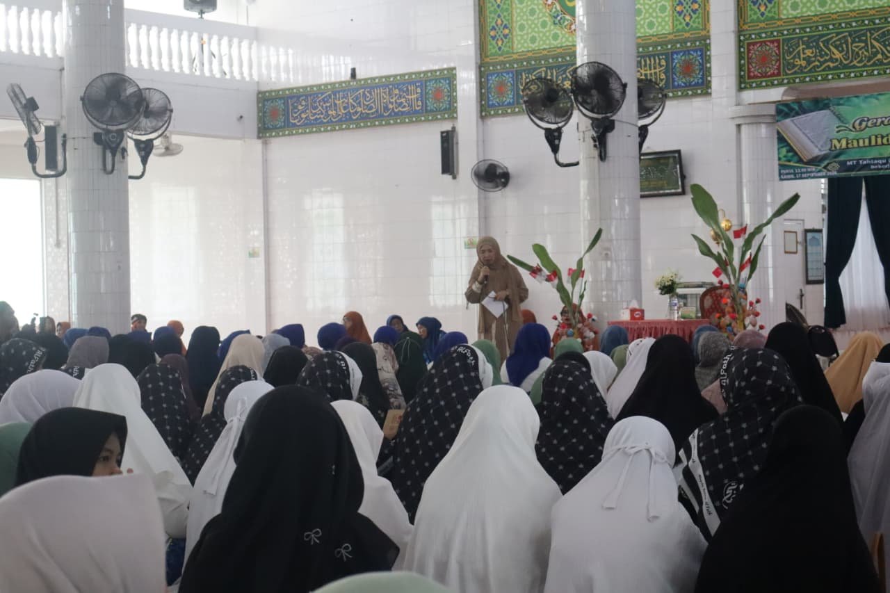 Gerakan Jambi Bersholawat Terus Digelorakan, Hesti Haris Ajak Masyarakat Perbanyak Sholawat