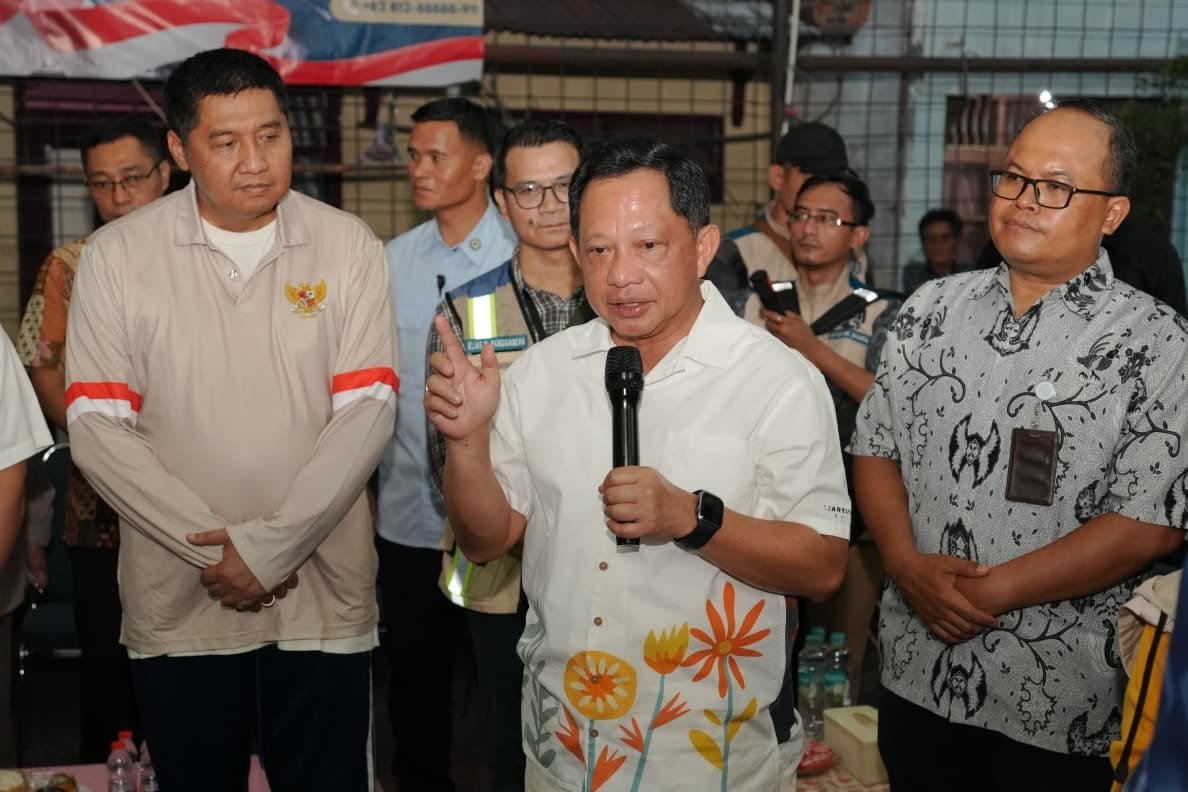 Mendagri Tinjau Program Bedah Rumah di Bukit Duri, Dorong Pemda Percepat Verifikasi Penerima Bantuan